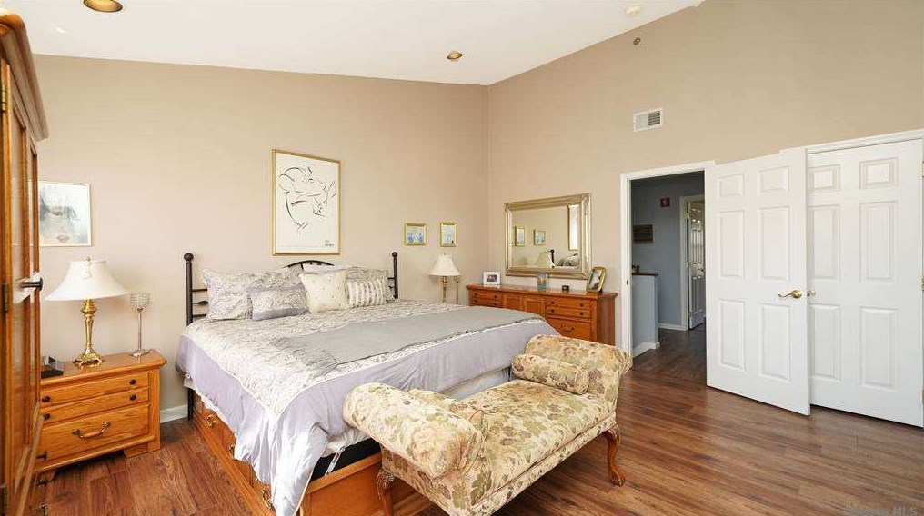 77 Commodore Cir, Prt Jefferson Station NY  11776-2265 exterior