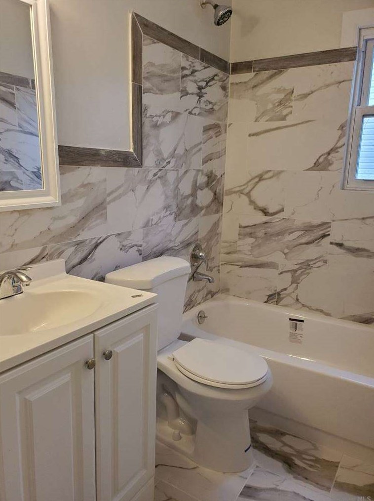 11 Grant St, Roosevelt, NY 11575