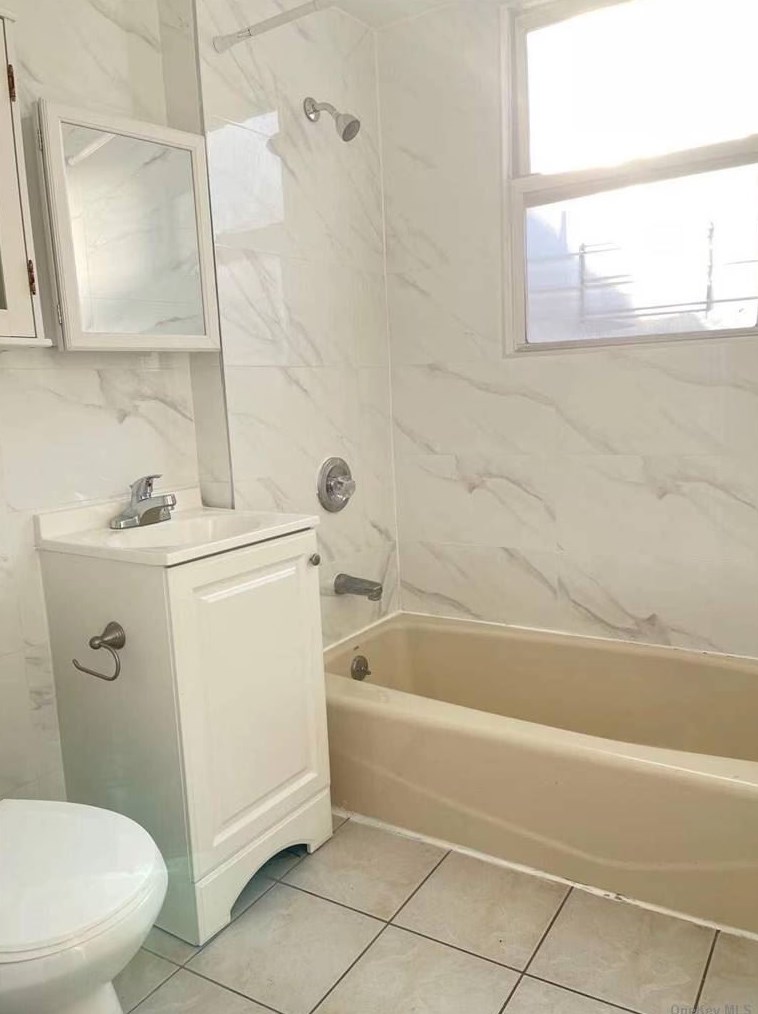 104-11 48th Ave, Flushing, NY 11368