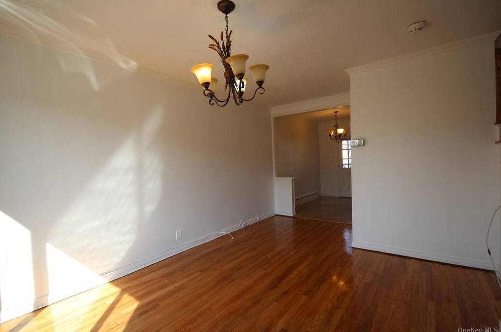75 Utopia Pkwy, Flushing NY  11366-2932 exterior