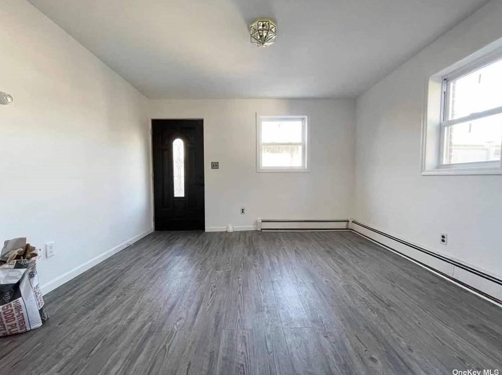 48-30 54th Ave, Flushing, NY 11378-1012
