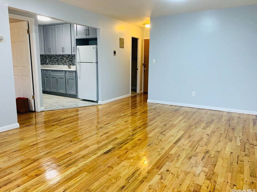 8534 60th Dr #3rd Fl, Flushing, NY 11379
