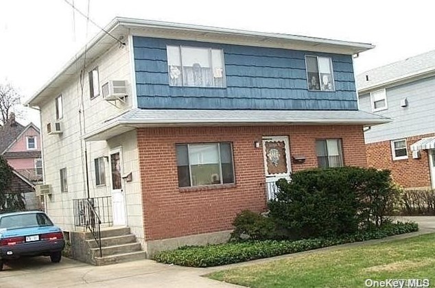 225 Lincoln Ave #2nd Fl, Garden City, NY 11501
