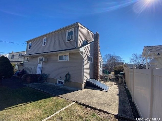 33 Jacqueline Rd, East Massapequa, NY 11758-1013