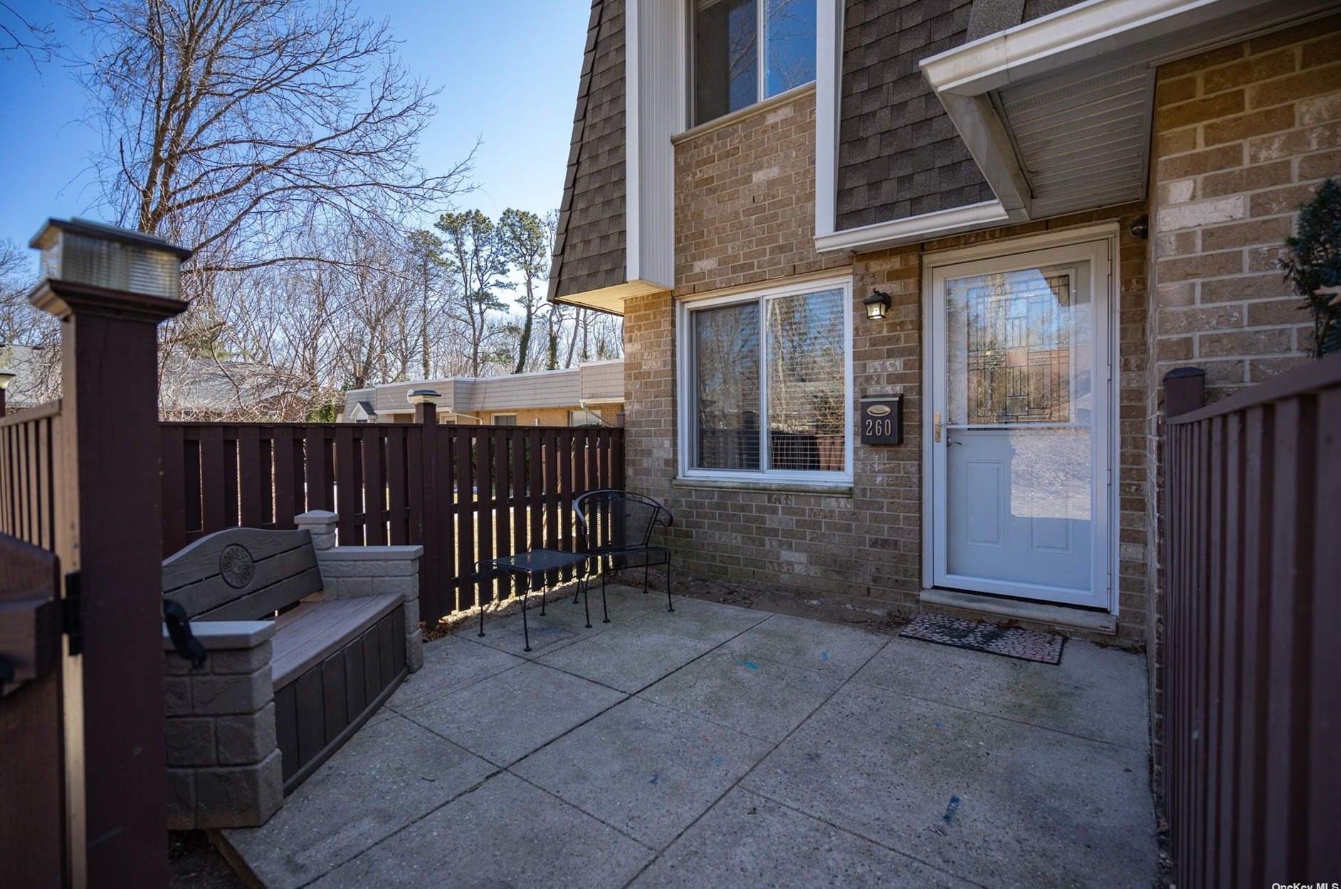 260 Sagamore Hills Dr, Prt Jefferson Station, NY 11776-3554