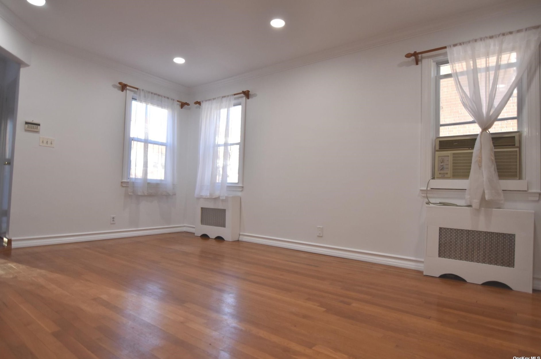34-14 202nd St, Flushing NY  11360-1020 exterior