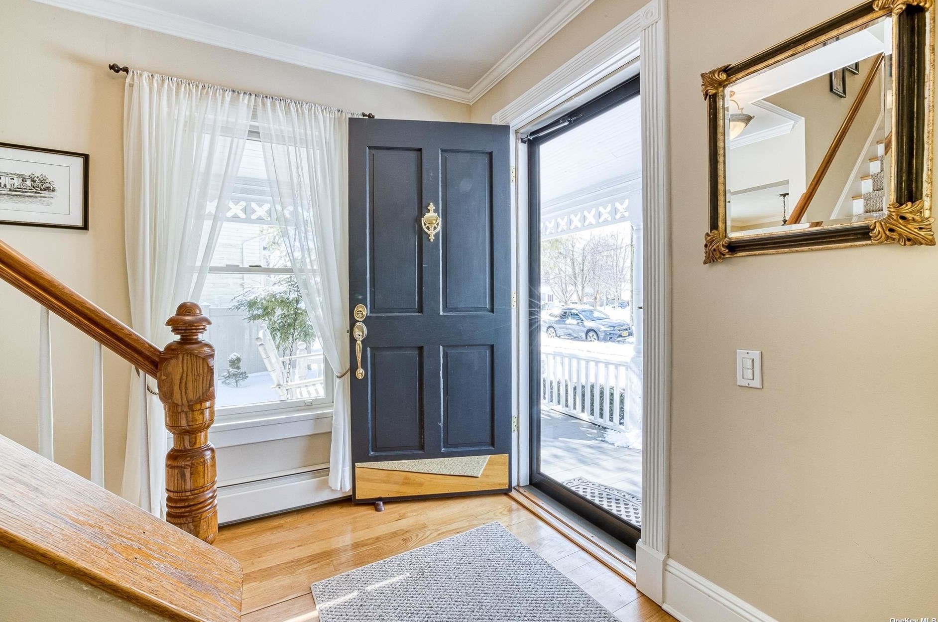 23 Oak St, Babylon, NY 11702