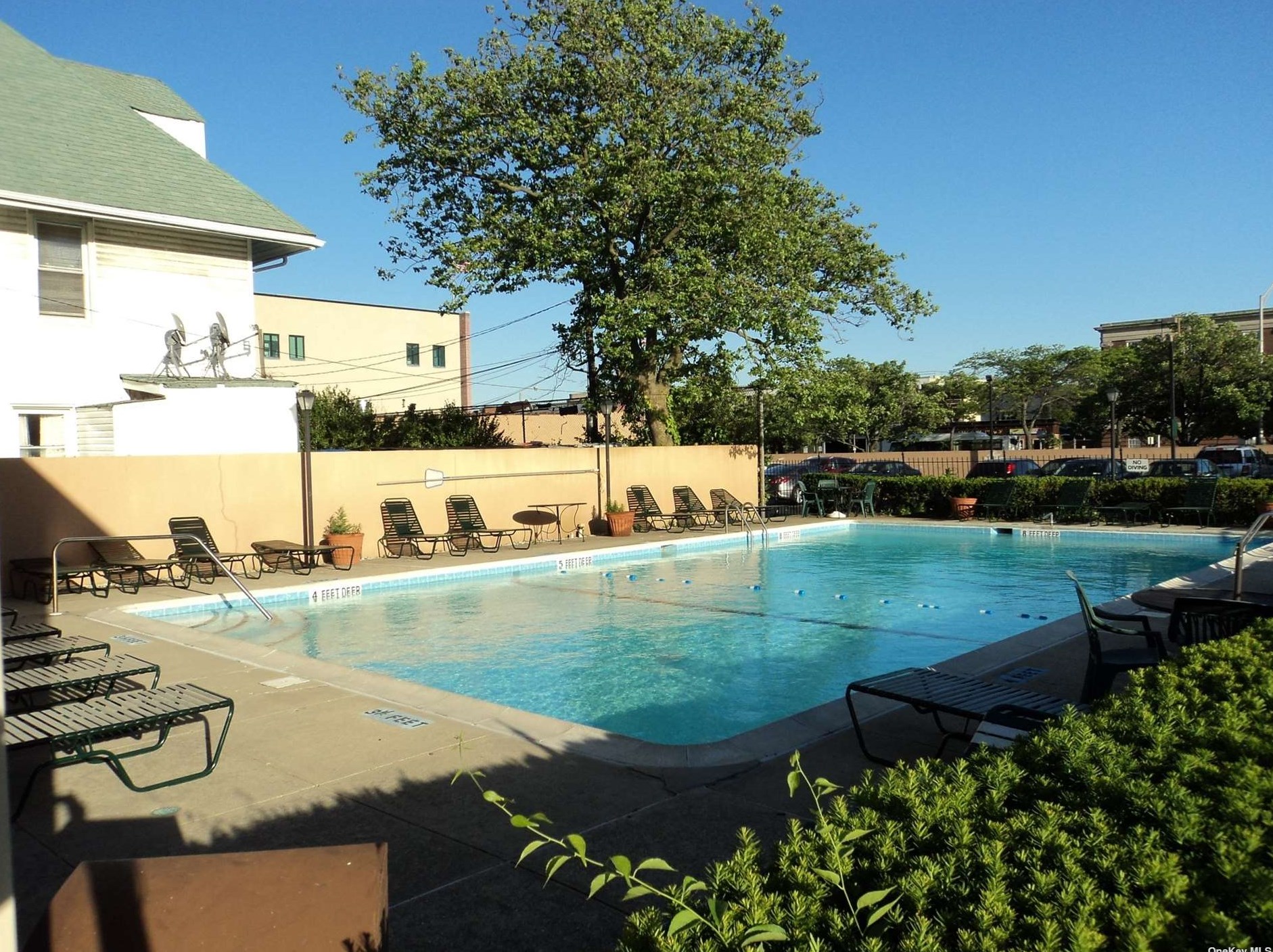 185 Park Ave, East Atlantic Beach NY  11561-3331 exterior