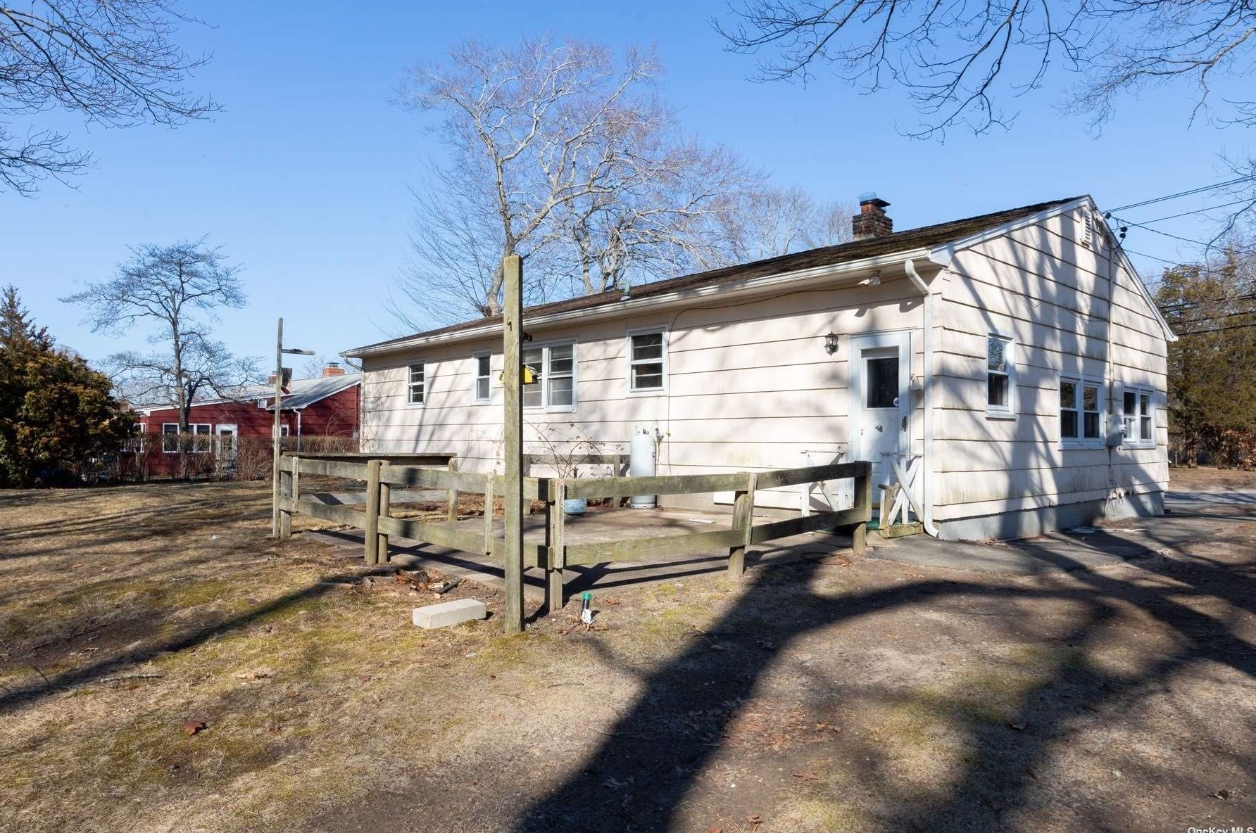 1475 Cox Neck Rd, Mattituck, NY 11952-1459