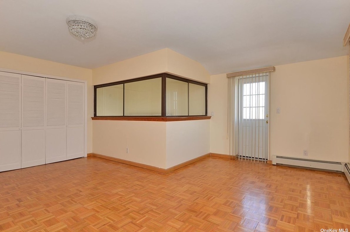75-32 167th St, Flushing, NY 11366