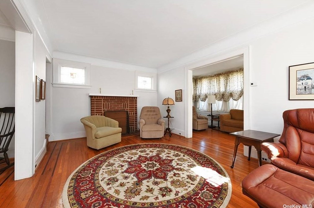 33-24 167th St, Flushing, NY 11358-1125