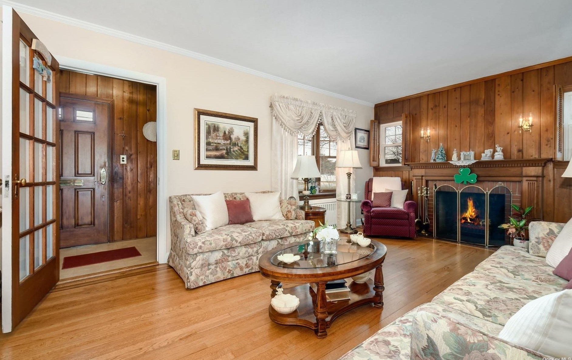 469 Mineola Blvd, Williston Park, NY 11596