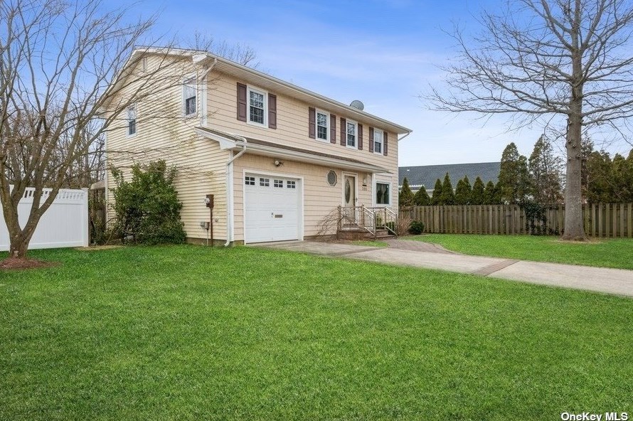 280 Cameo Ct, Hempstead, NY 11554-3506