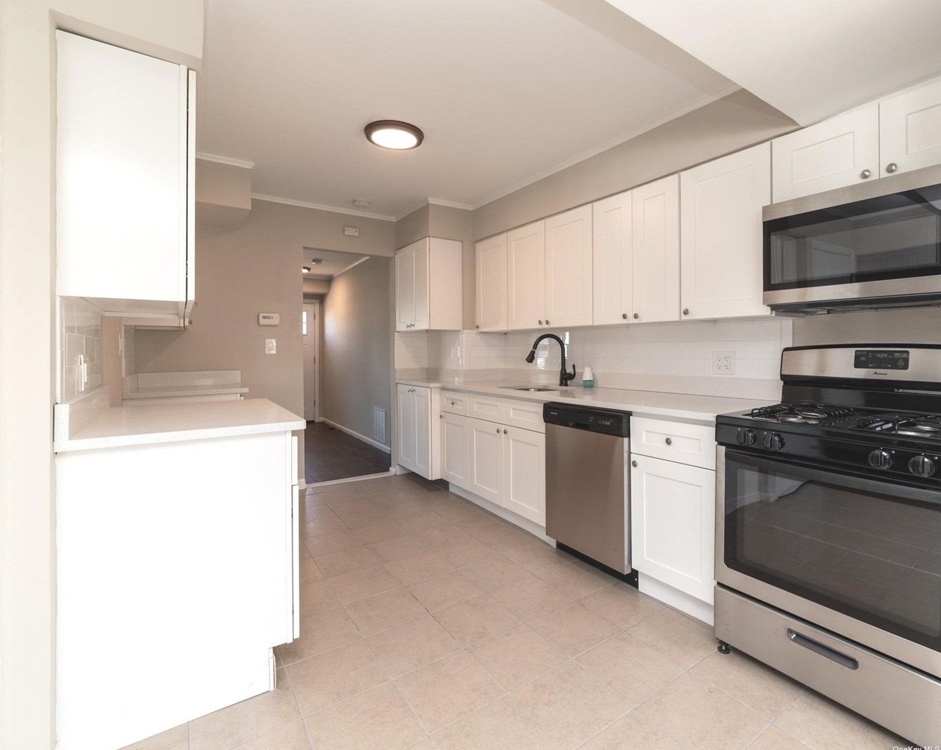 12 Kipling Dr, Greenlawn NY  11740-2713 exterior