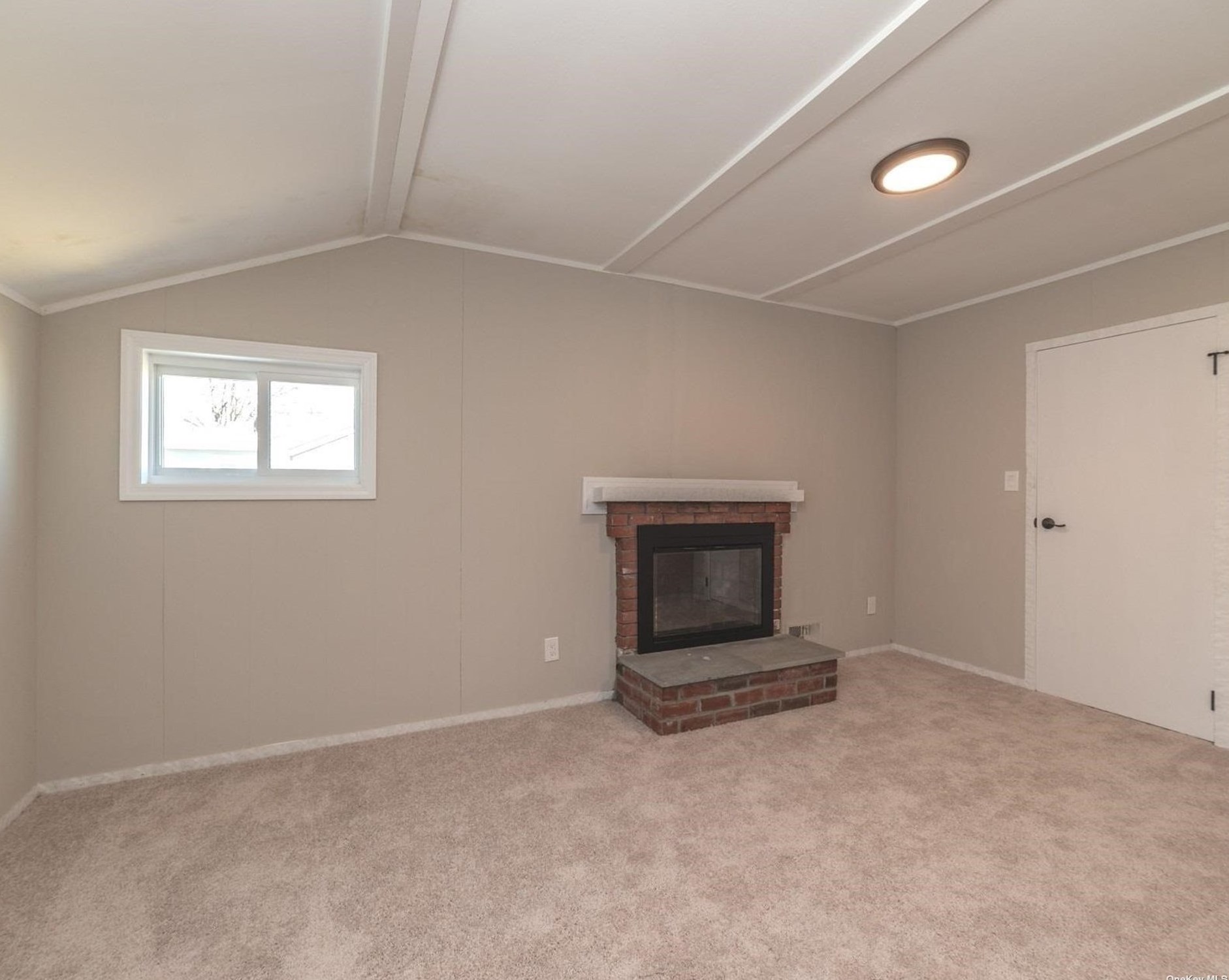 12 Kipling Dr, Greenlawn NY  11740-2713 exterior