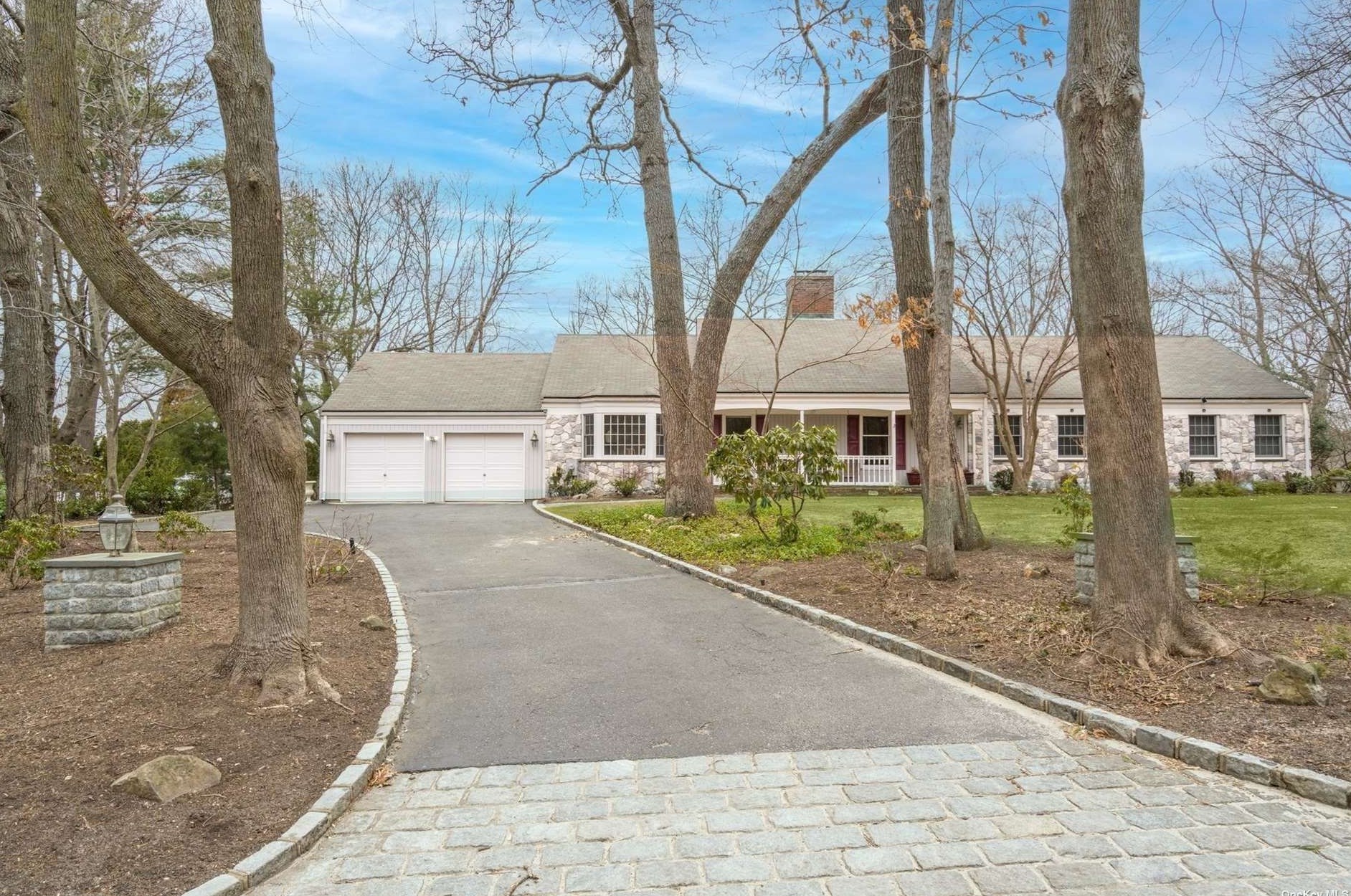 18 Three Pond Rd, Smithtown, NY 11787-1831