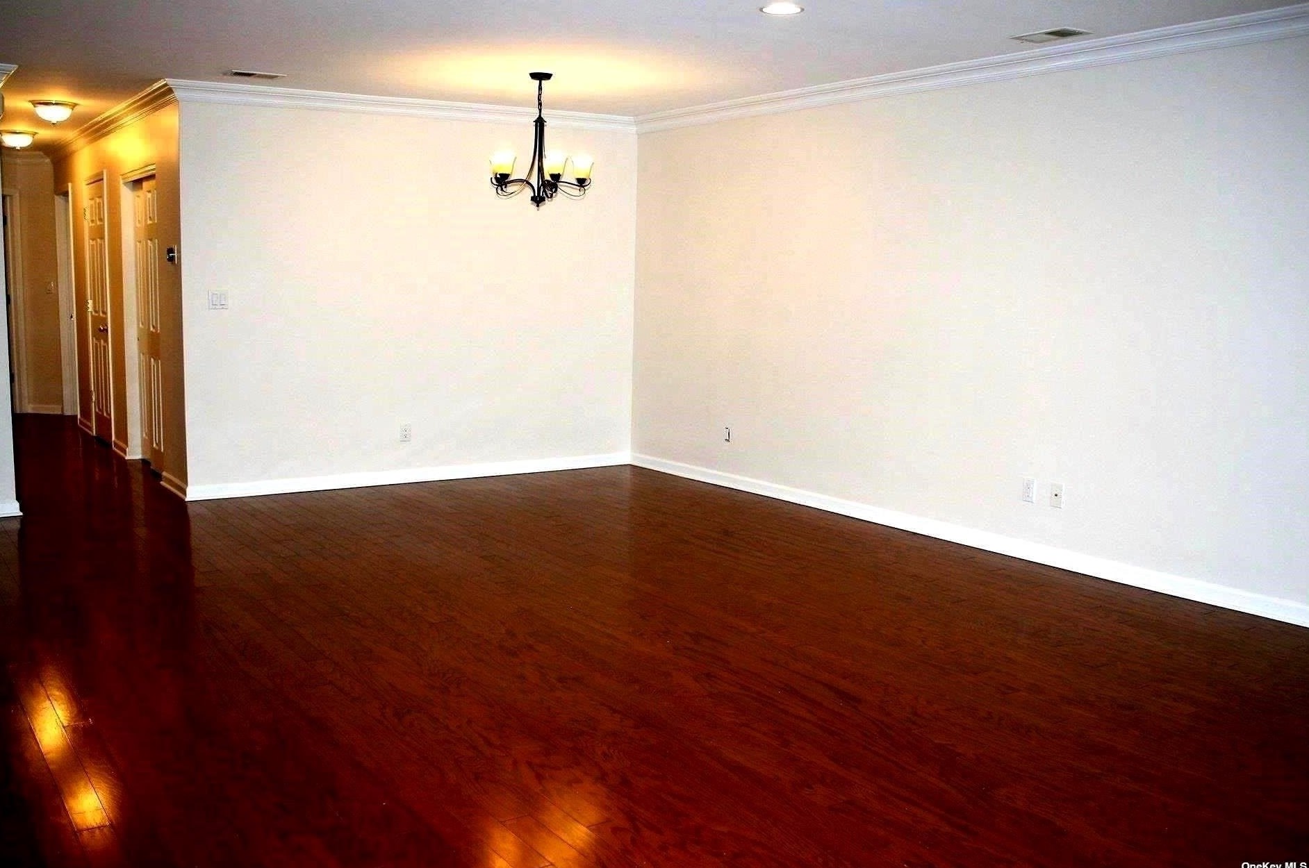 3-29 Endeavor Pl #b, Flushing, NY 11356