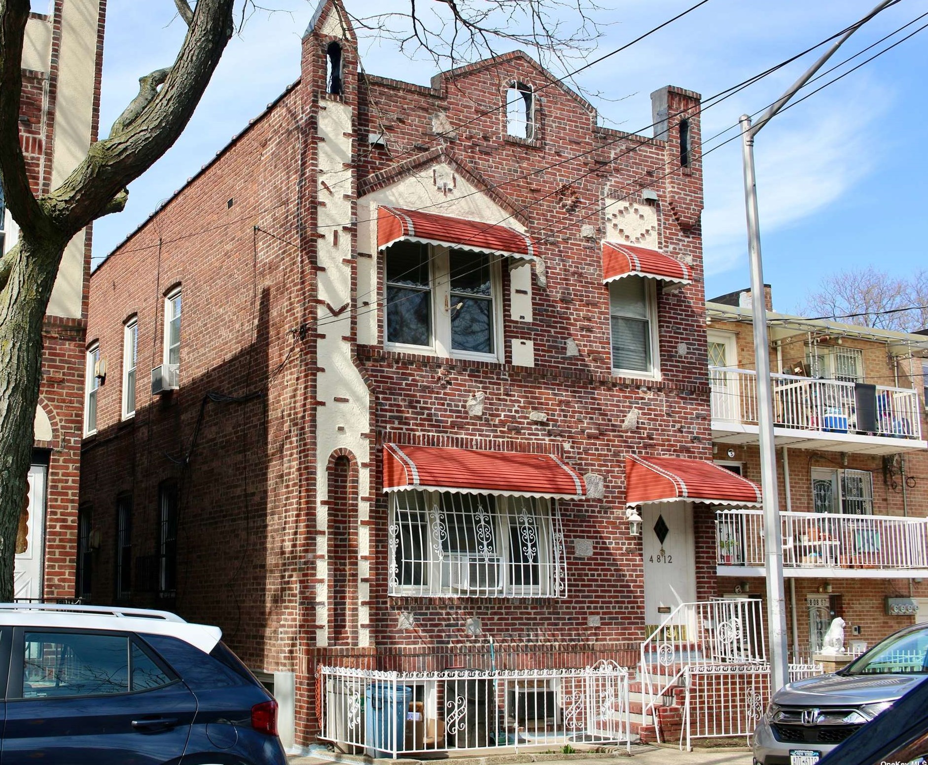 48-12 67th St, Flushing, NY 11377-3777