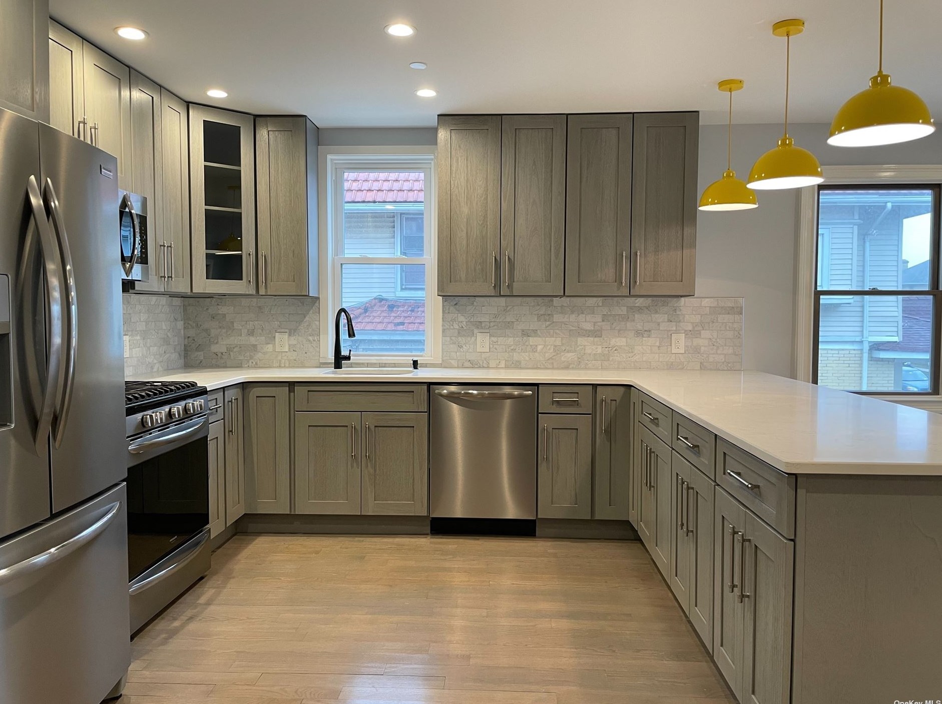 90 E Hudson St, East Atlantic Beach, NY 11561