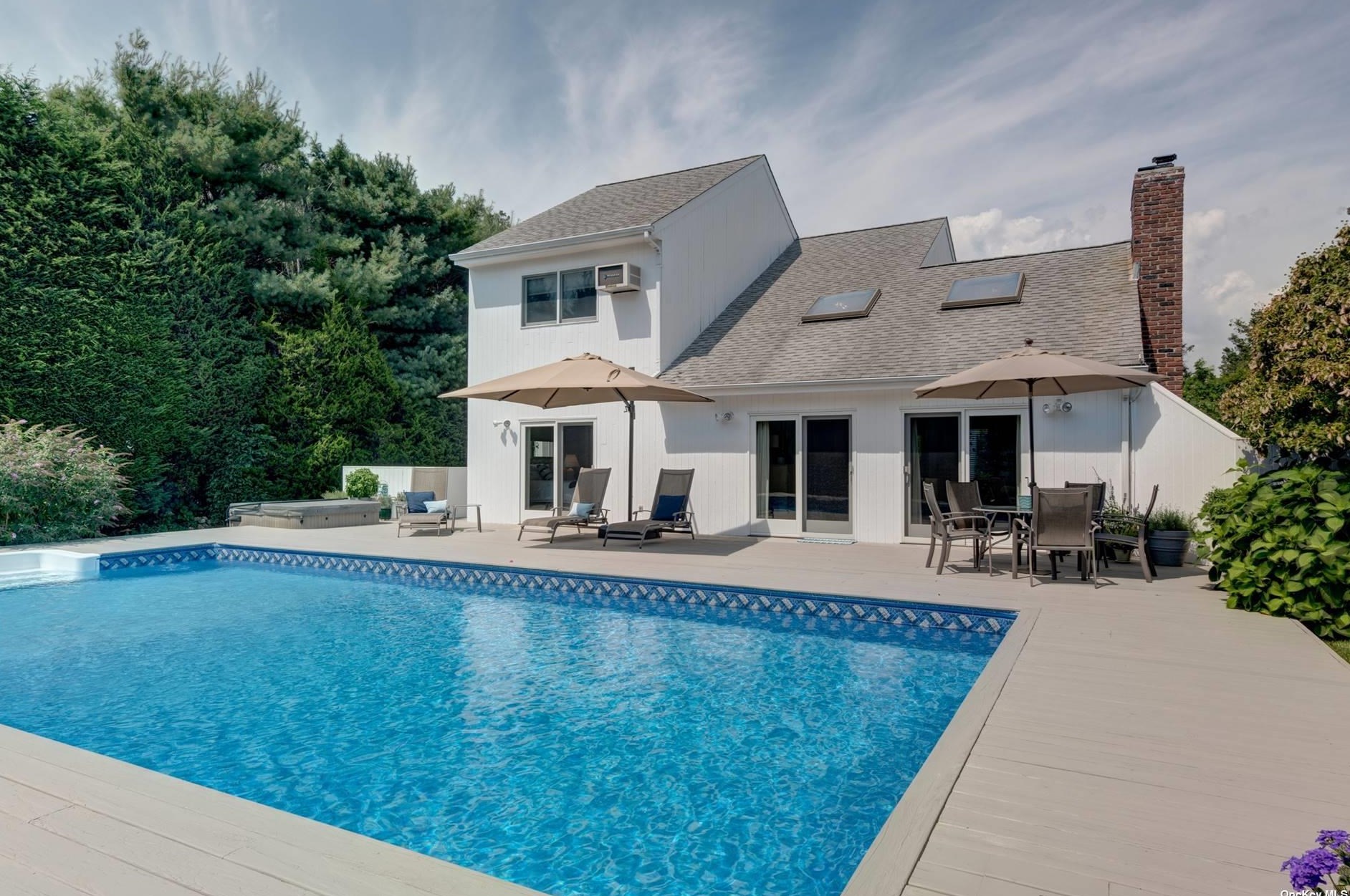 34 Sweetgrass Rd, West Hampton, NY 11977