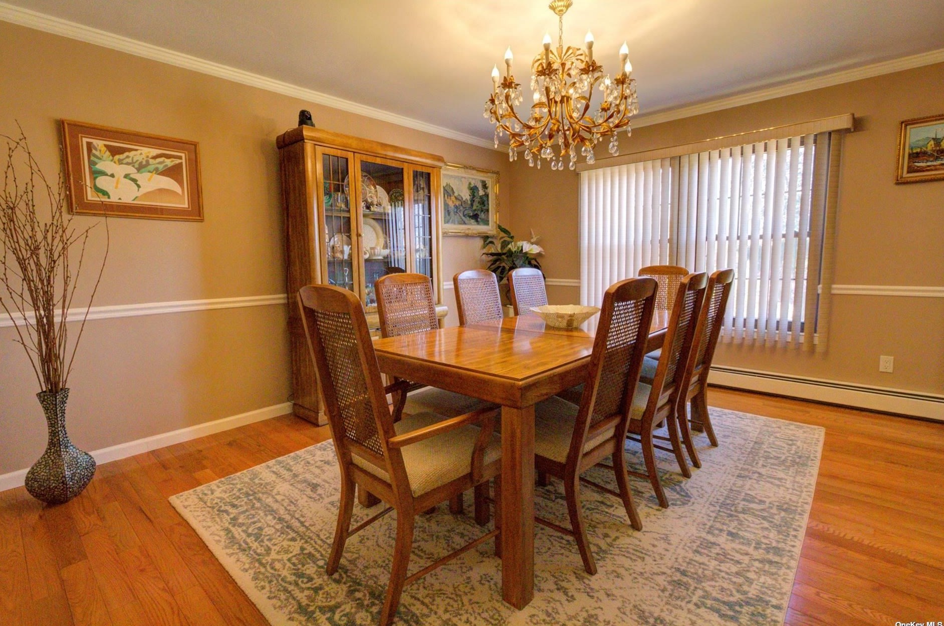 92 Stonehurst Ln, Huntington Station, NY 11746
