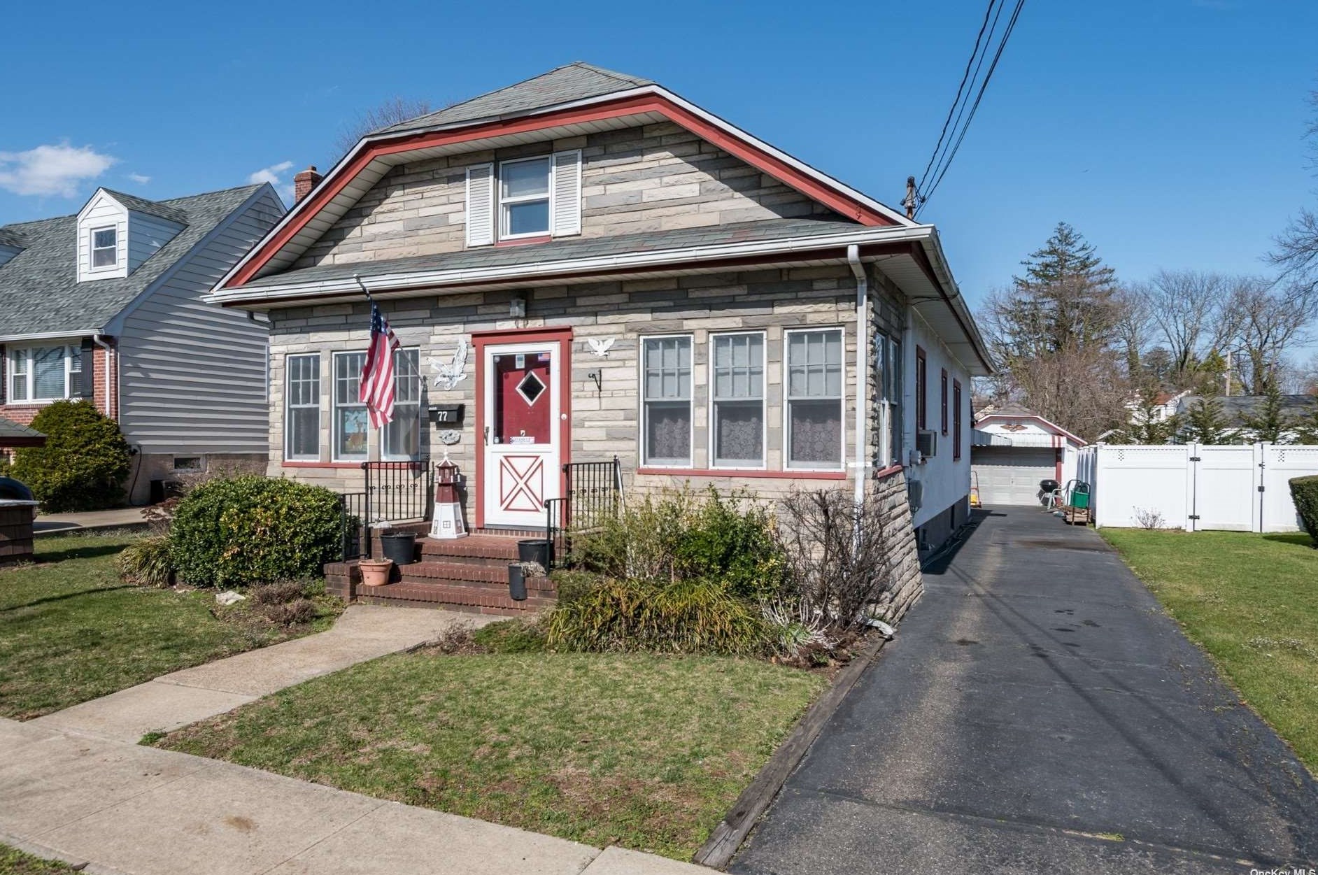 77 Kenny Ave, North Merrick, NY 11566-4774
