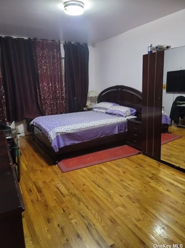 40-19 Ithaca St, Flushing, NY 11373