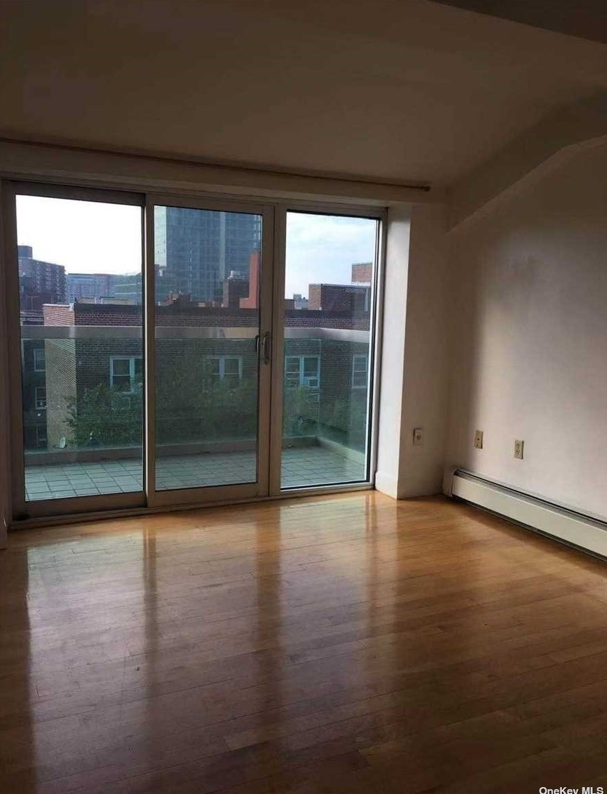 140-22 Beech Ave #9e, Flushing, NY 11355