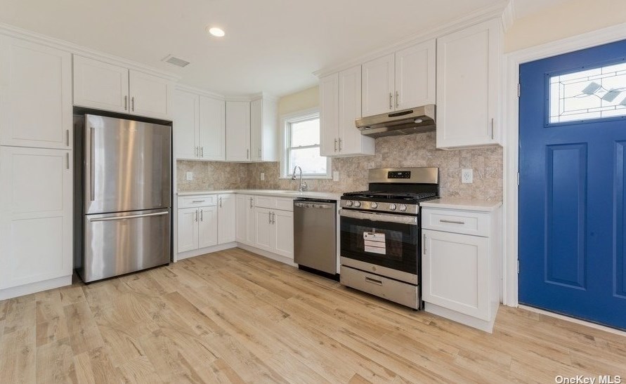 568 Gardiners Ave, Plainedge, NY 11756-3714