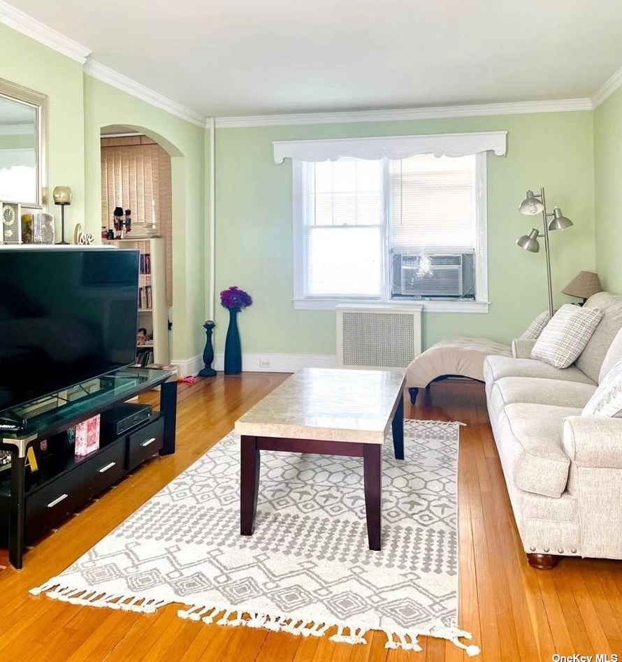 43-19 169th St, Flushing, NY 11358-4111