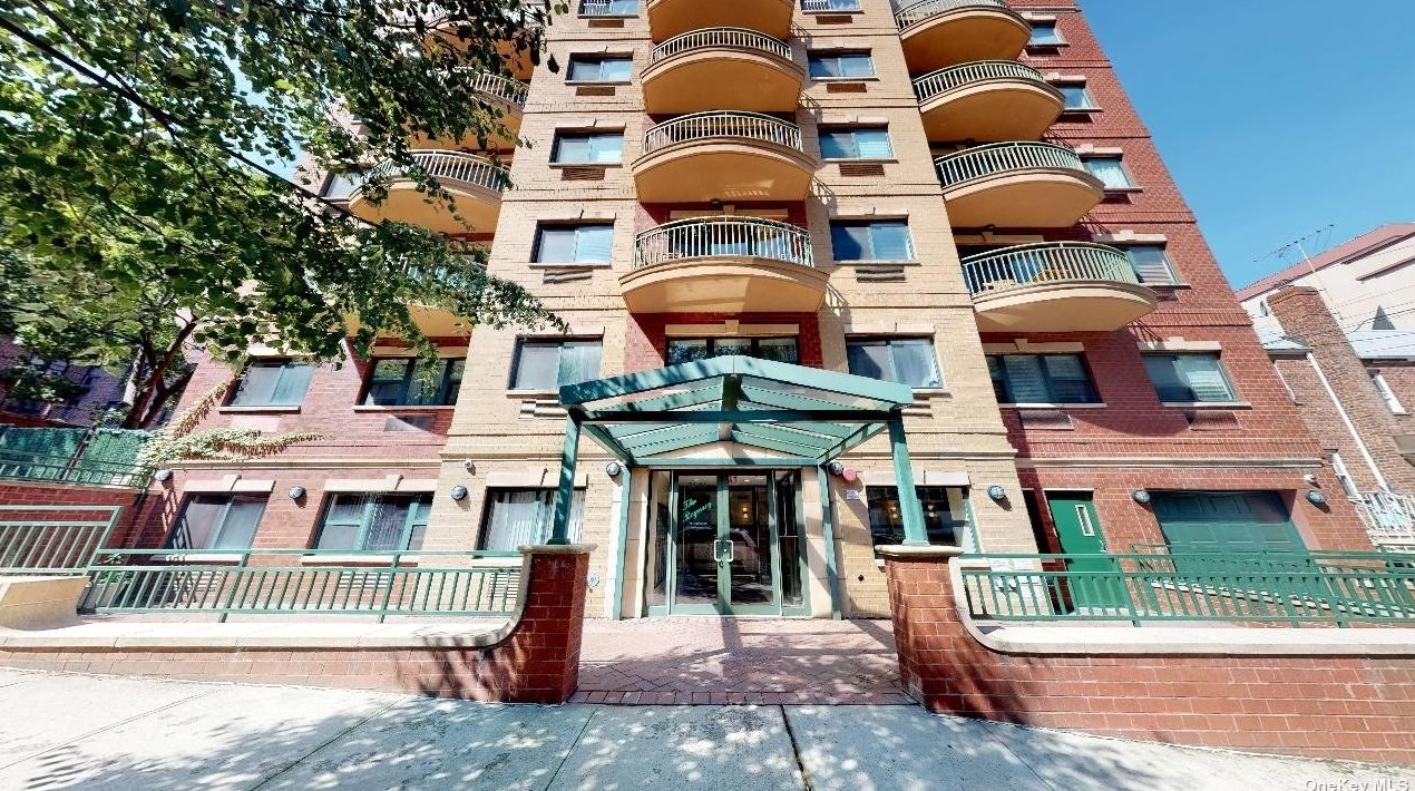 84-14 143rd St #6b, Jamaica, NY 11435
