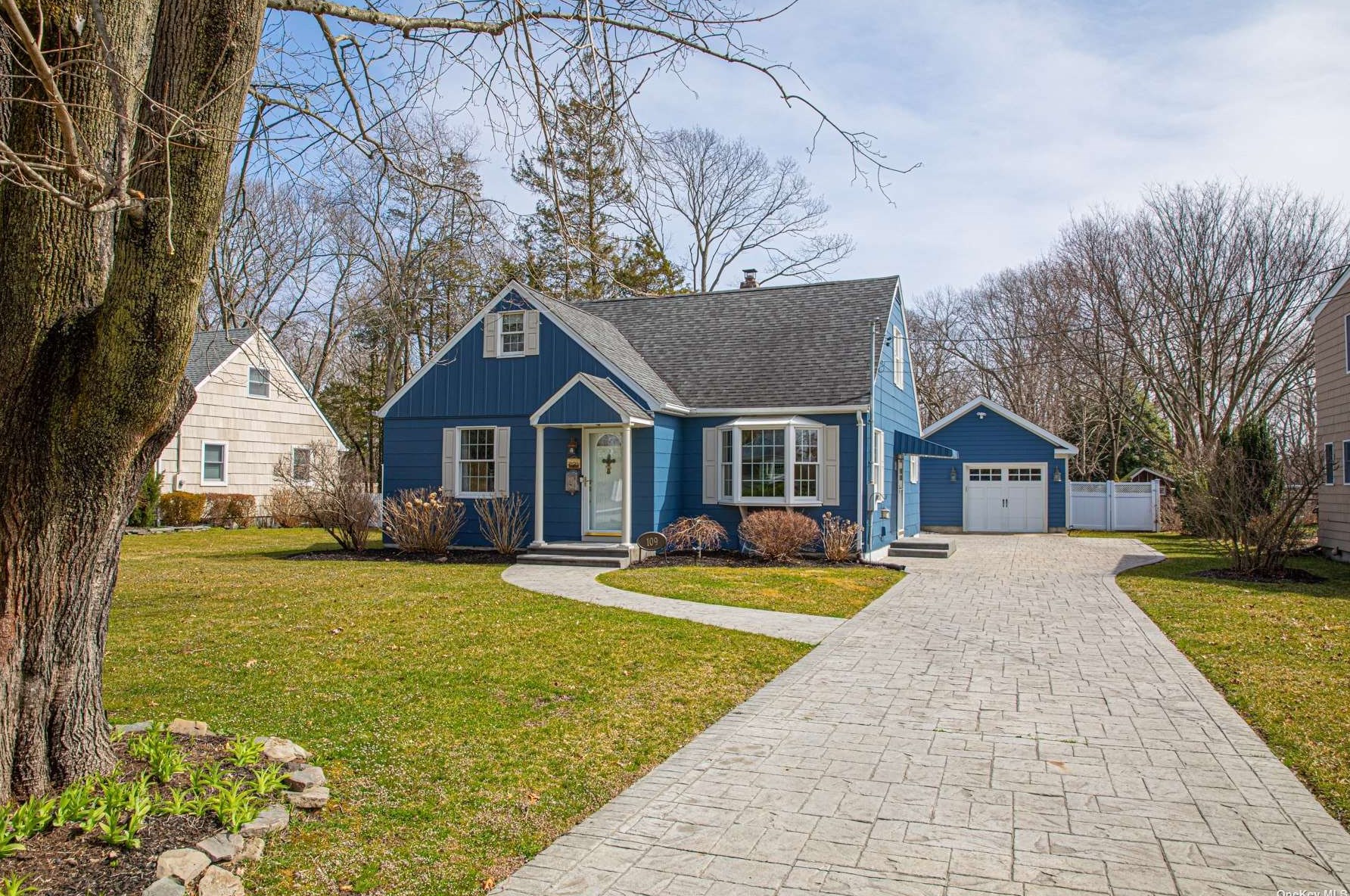 109 Snedecor Ave, Bay Port, NY 11705