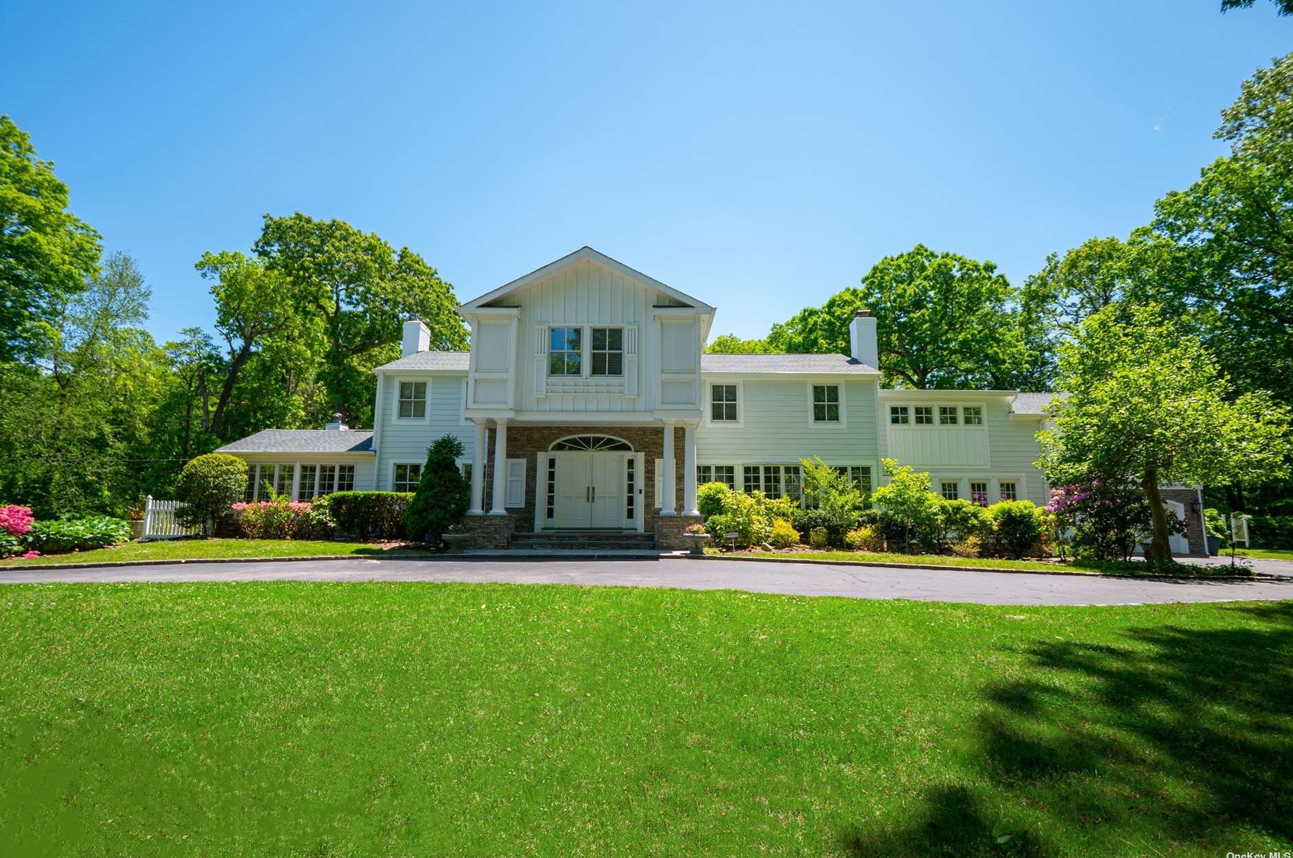 24 Tappentown, Muttontown, NY 11545