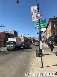 72-43 67th St, Flushing, NY 11385-3777