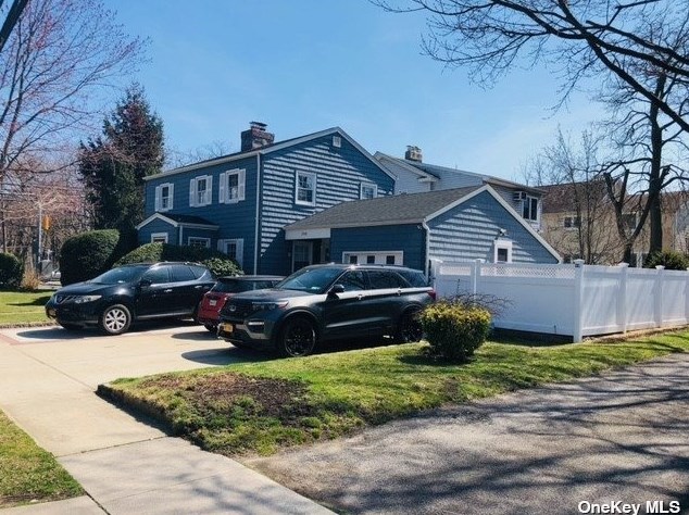 190 Wright Ave, Malverne, NY 11565