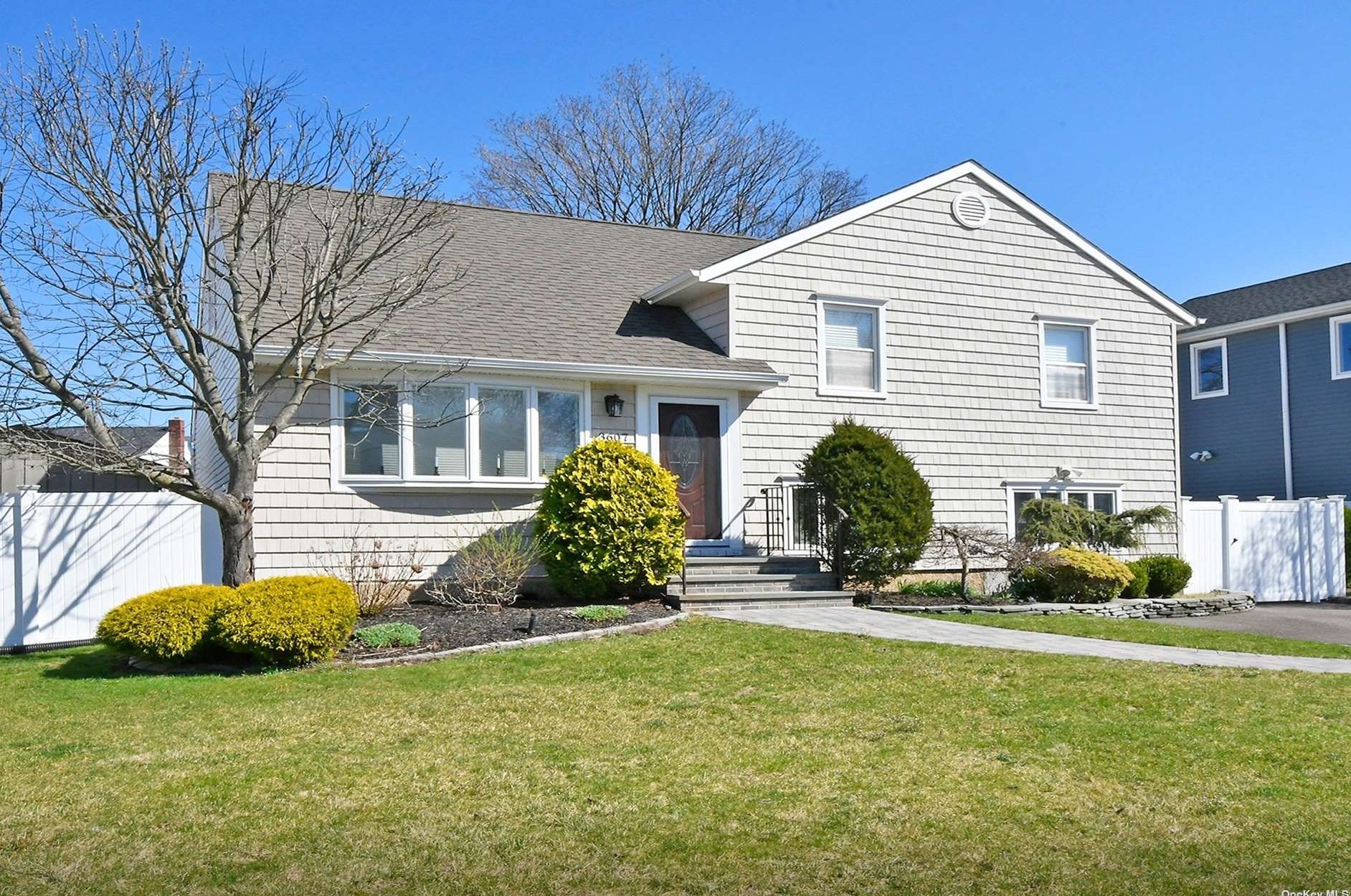 3607 Sarah Dr, North Wantagh, NY 11793