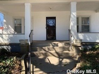 34 Herbert Ave #2nd Fl, Port Washington, NY 11050