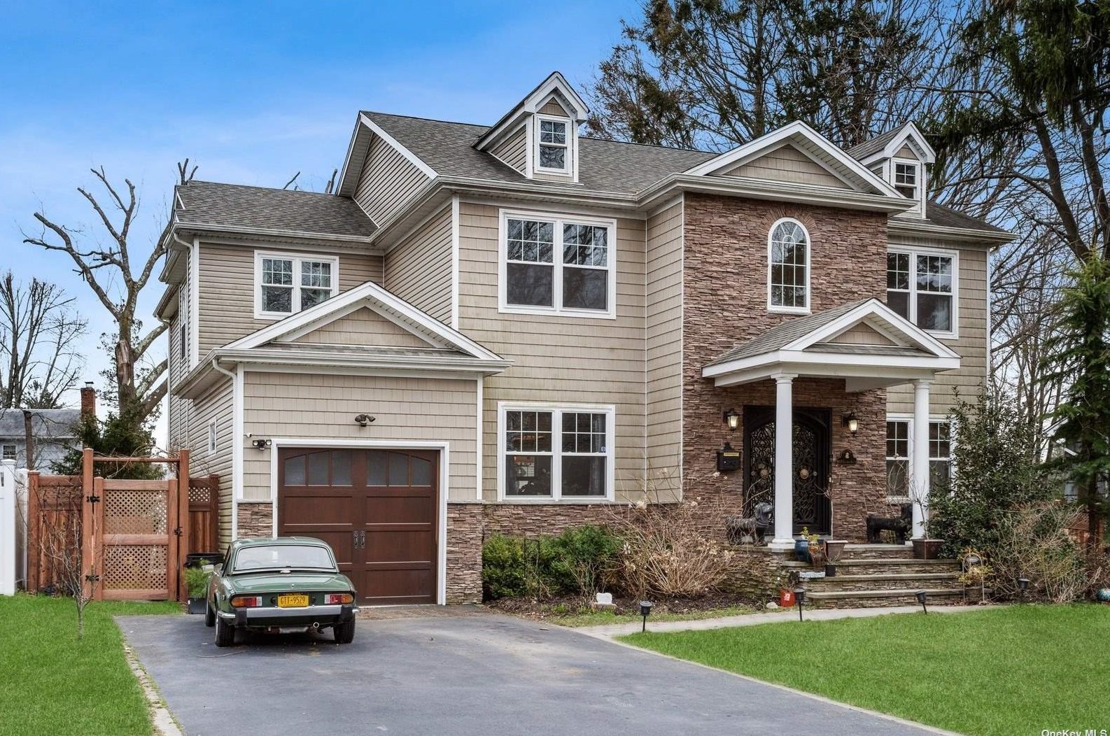 105 Elliman Pl, Syosset, NY 11791-2614