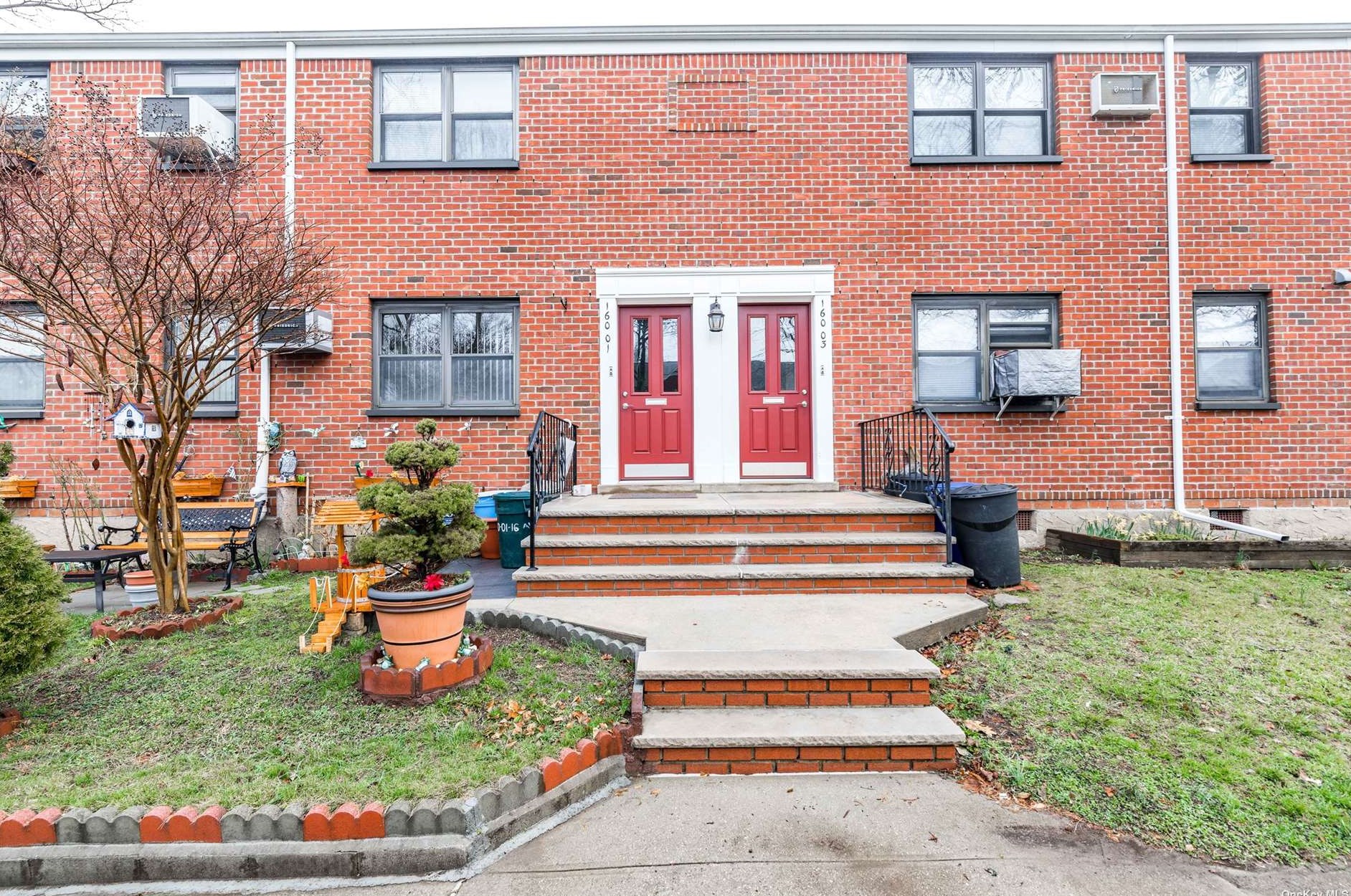 160-03 16th Ave, Flushing, NY 11357-3219