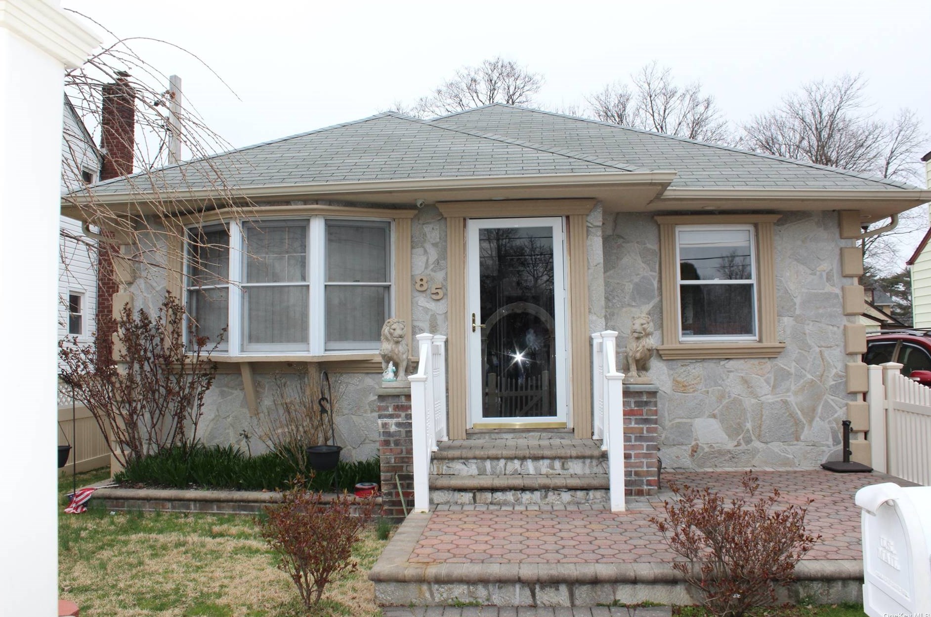 85 Homan Blvd, Hempstead, NY 11550-7026
