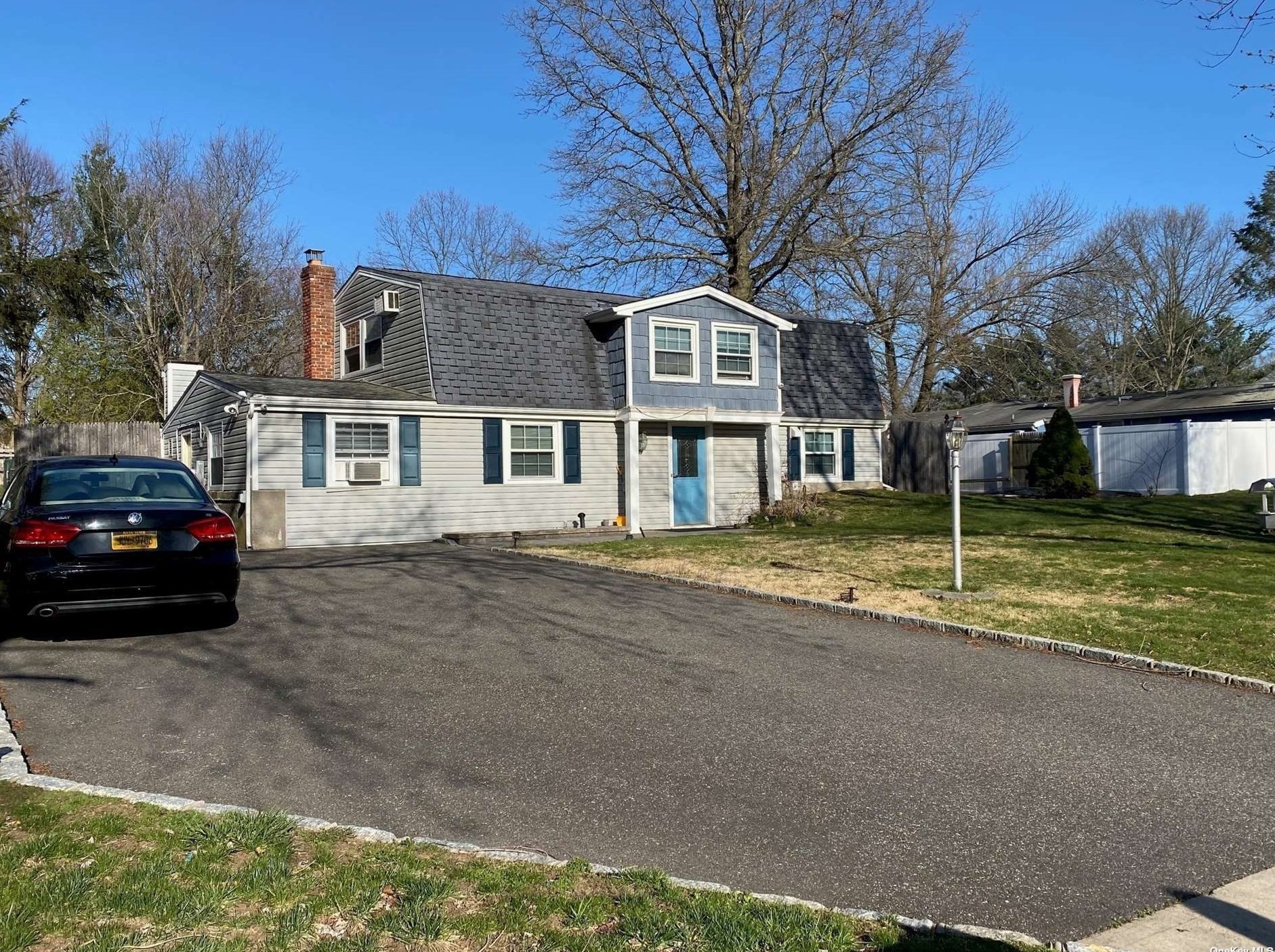 3 College Dr, Stonybrook, NY 11790-2705