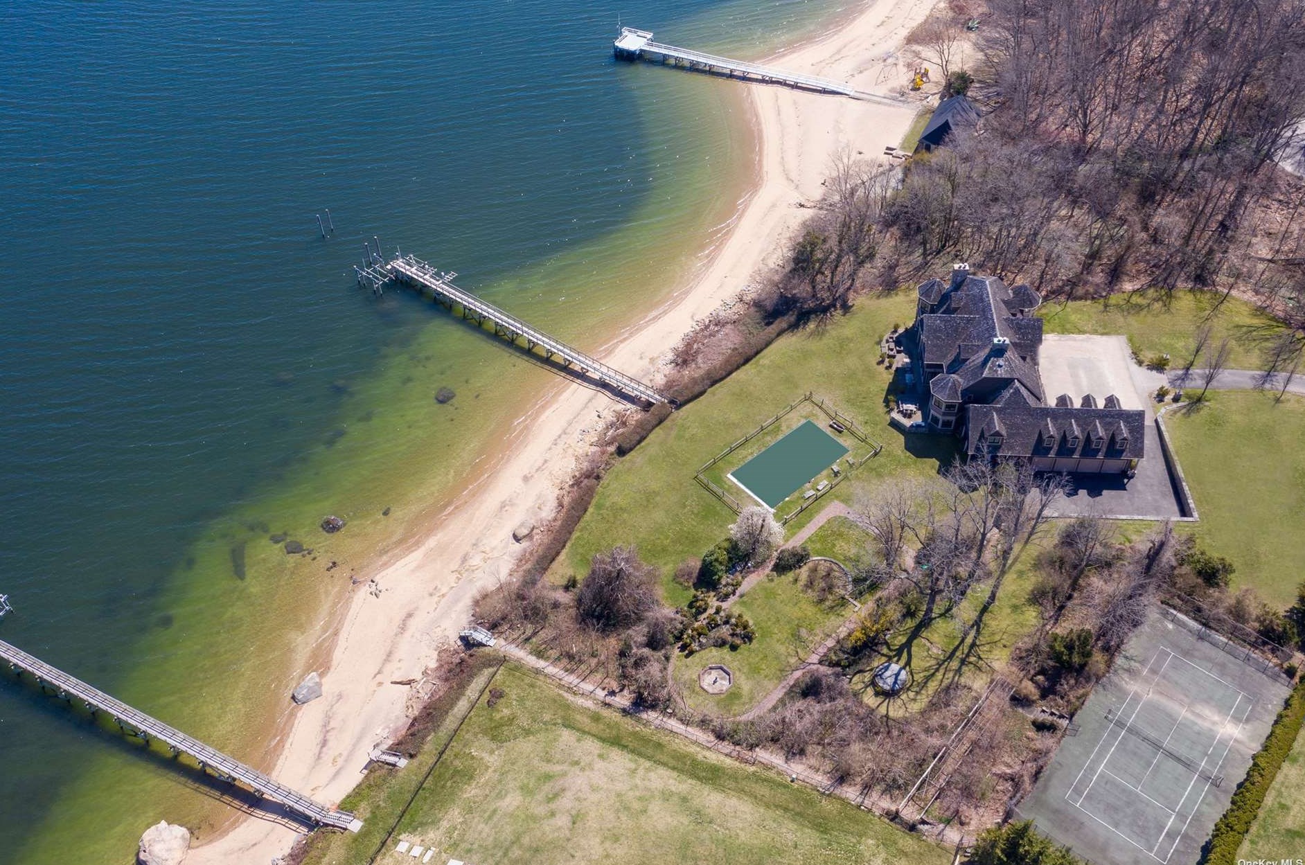 263 Harbor Acres Rd, Port Washington, NY 11050