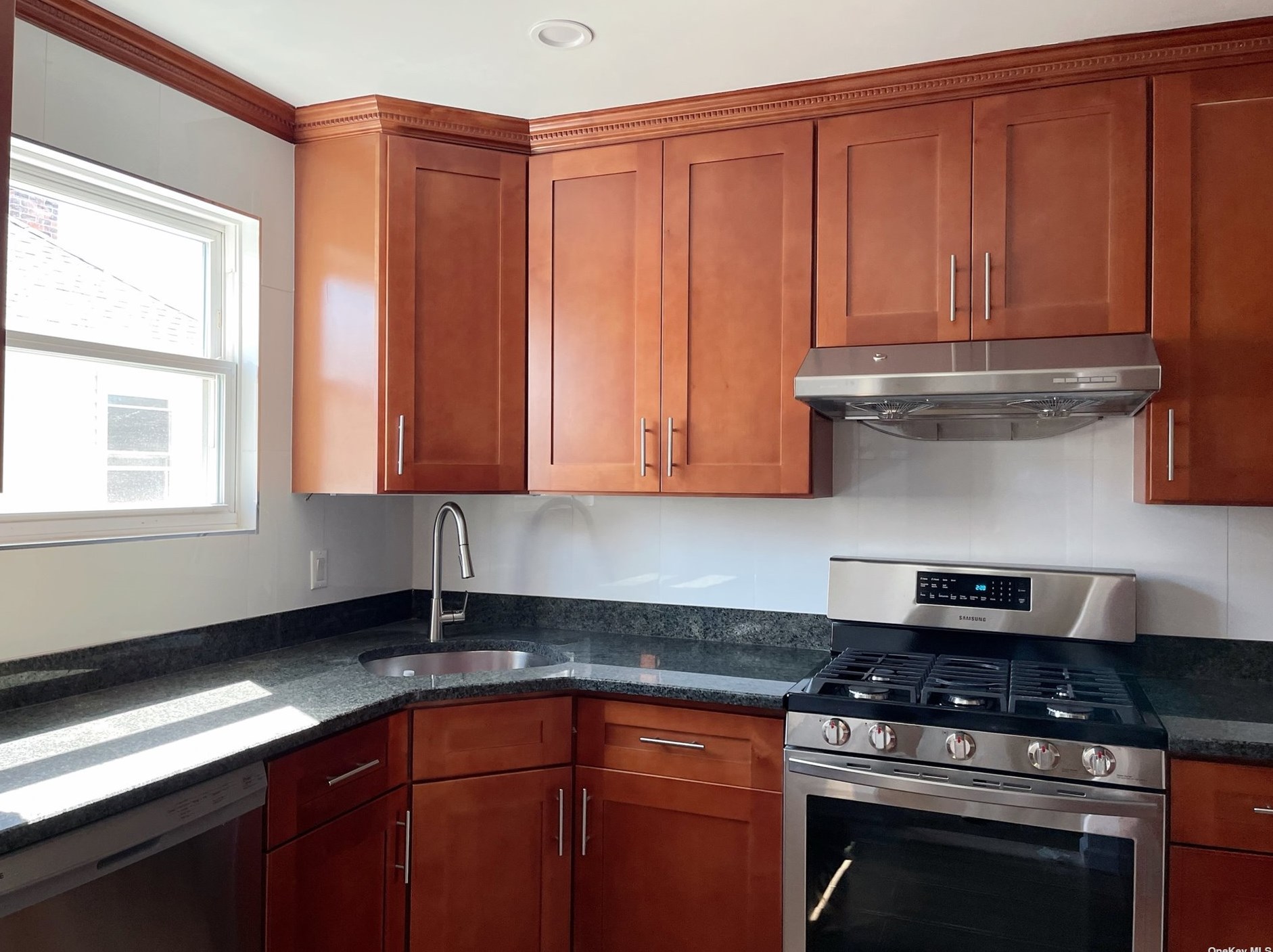 47-06 160th St #2 Fl, Flushing, NY 11358