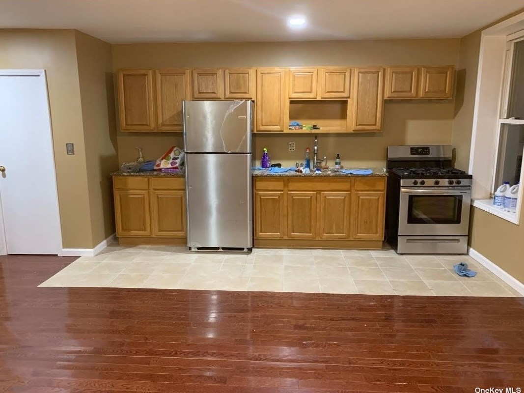 782 Snediker Ave, Brooklyn NY 11207-6610 exterior