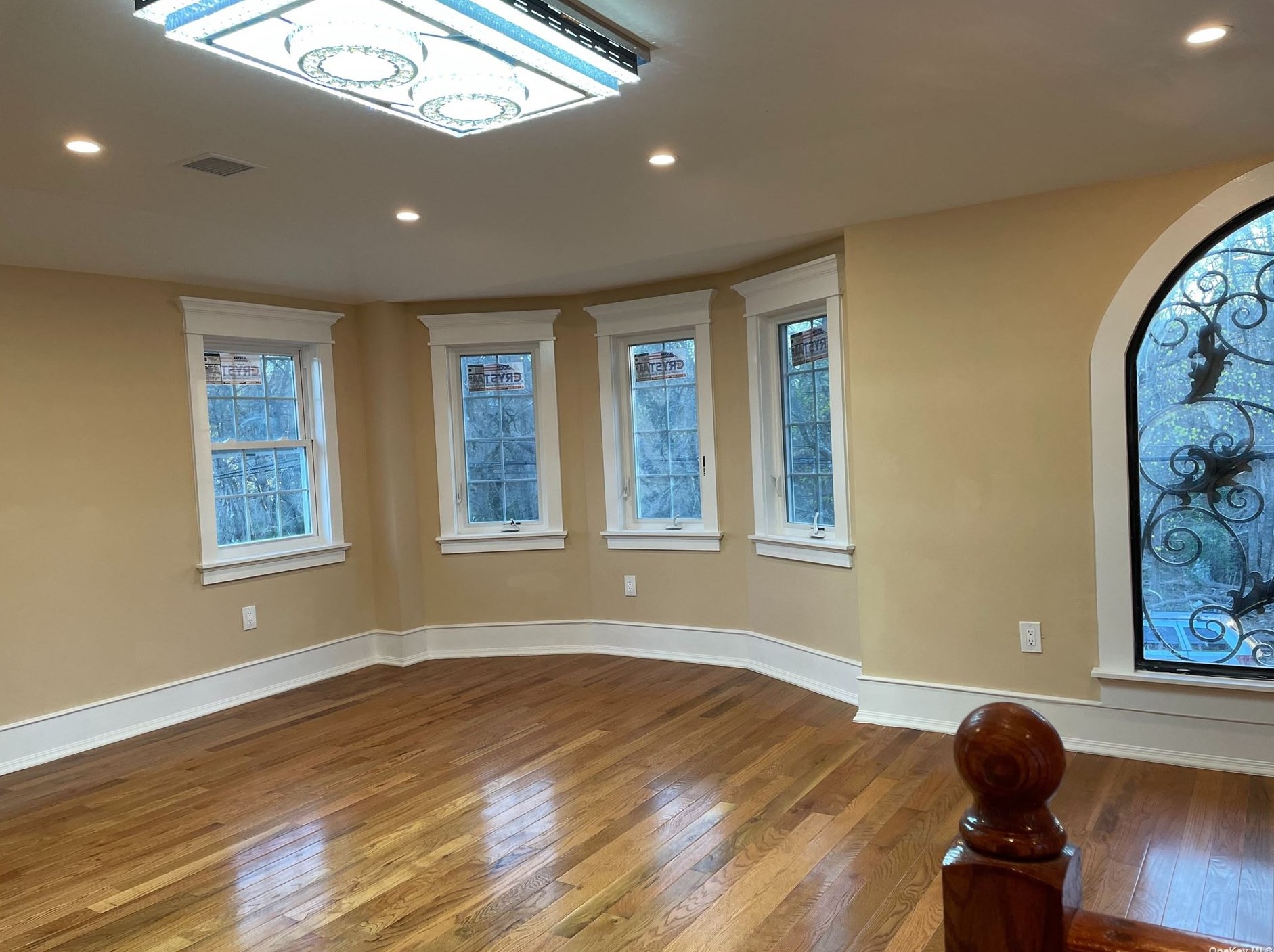 130-27 176th St #2nd, Jamaica, NY 11434