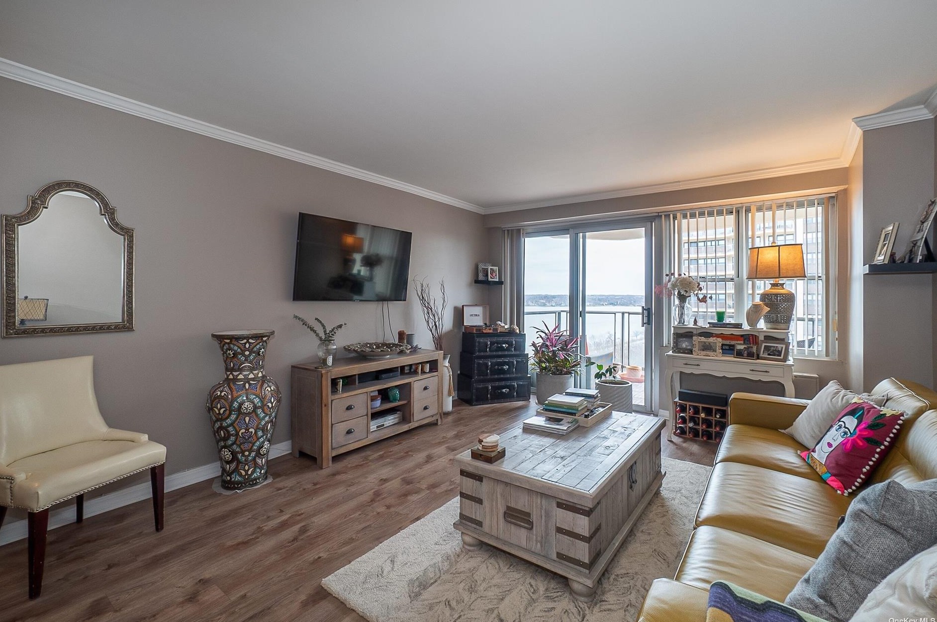 17-85 215th St #11l, Flushing, NY 11360
