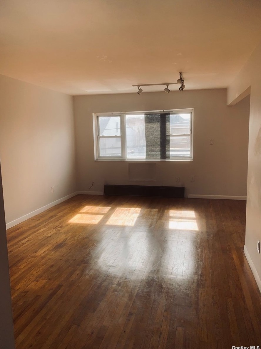 57-01 Van Doren St #3fl, Flushing, NY 11368