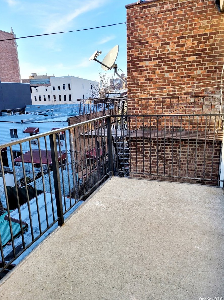 174 Throop Ave #3r, Brooklyn, NY 11206