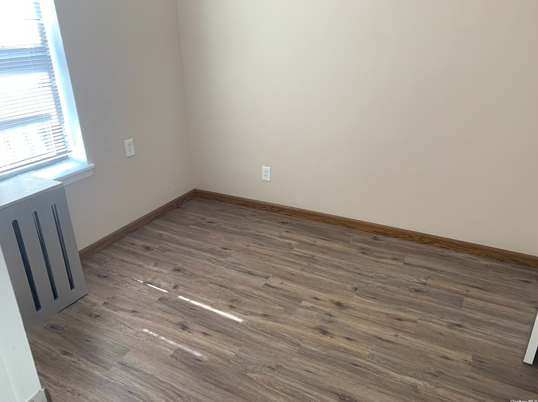 65-18 Myrtle Ave, Flushing, NY 11385