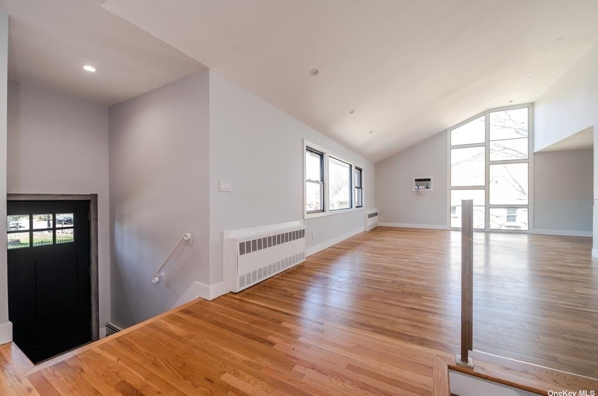 386 Felter Ave, Hewlett, NY 11557-1132